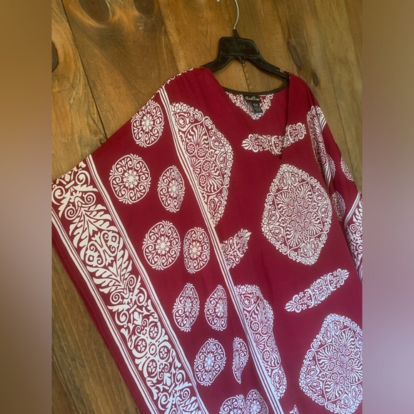 Long maroon and white kimono/cover up - Picture 3 of 4